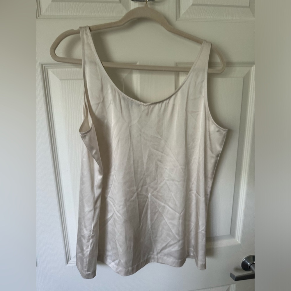 EILEEN FISHER Silk Cream Blouse. - Picture 2 of 8